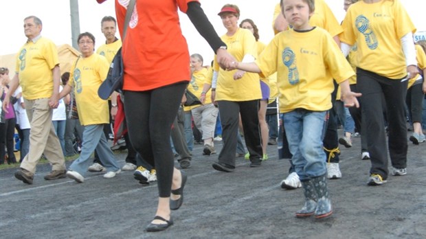 Marcher sous la lune pour vaincre le cancer